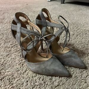 Mika Lady Grey Suede Tie Hells